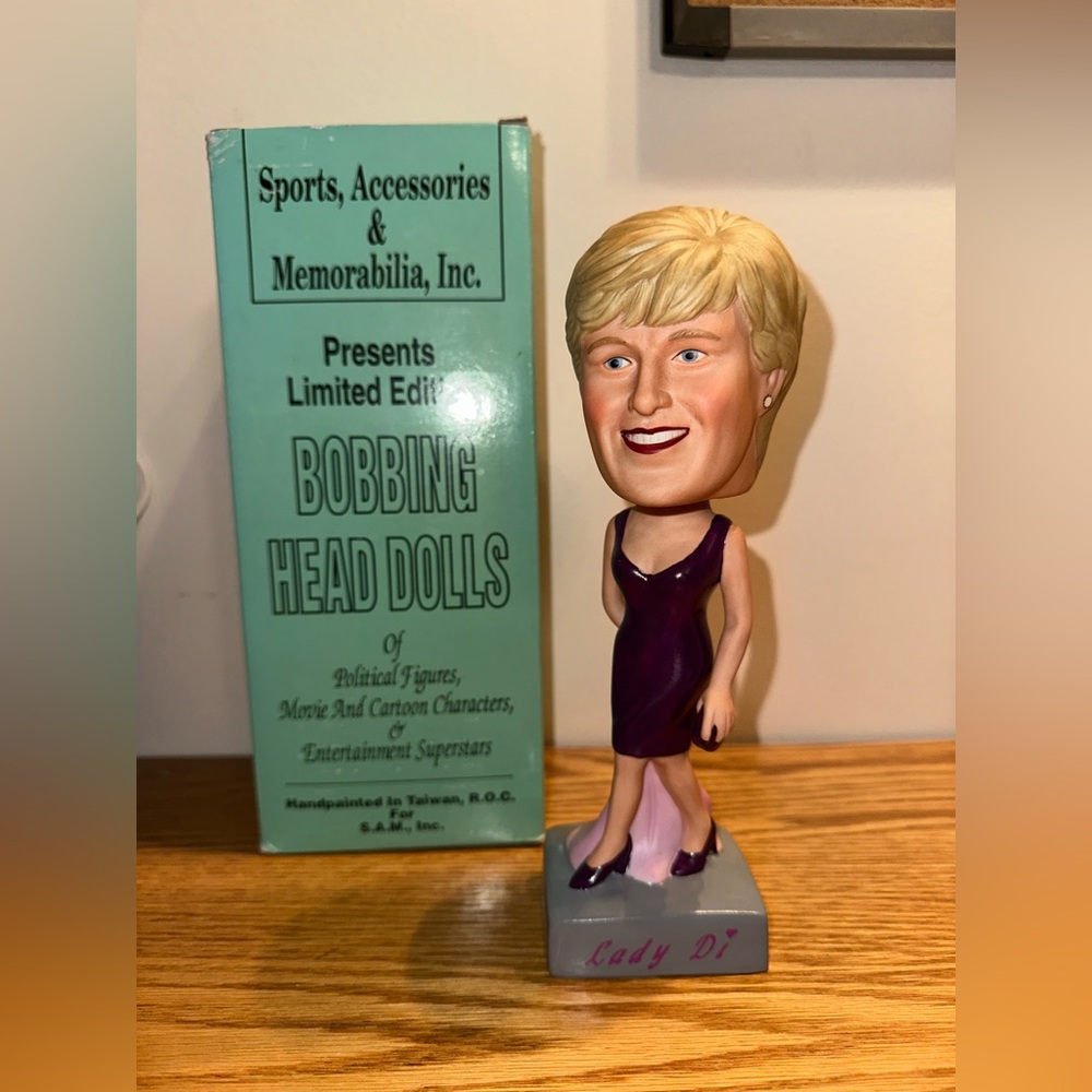 Lady Di‎ Bobblehead In Purple Dress By SAMS Bobbing Head Dolls 9”
